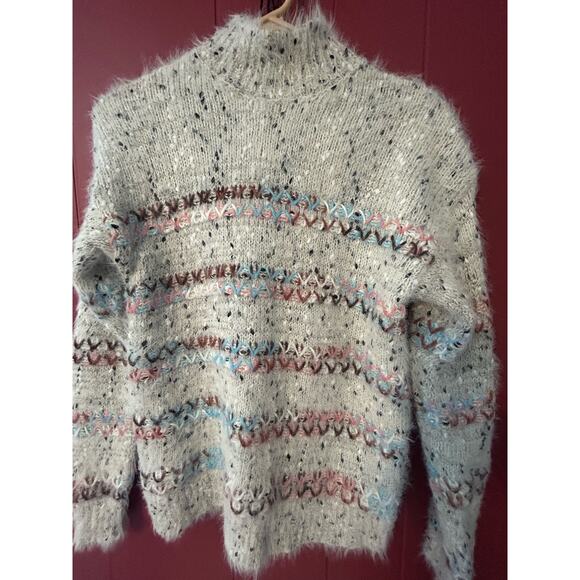 Maurice’s Size XS Fuzzy Sweater - Picture 5 of 7